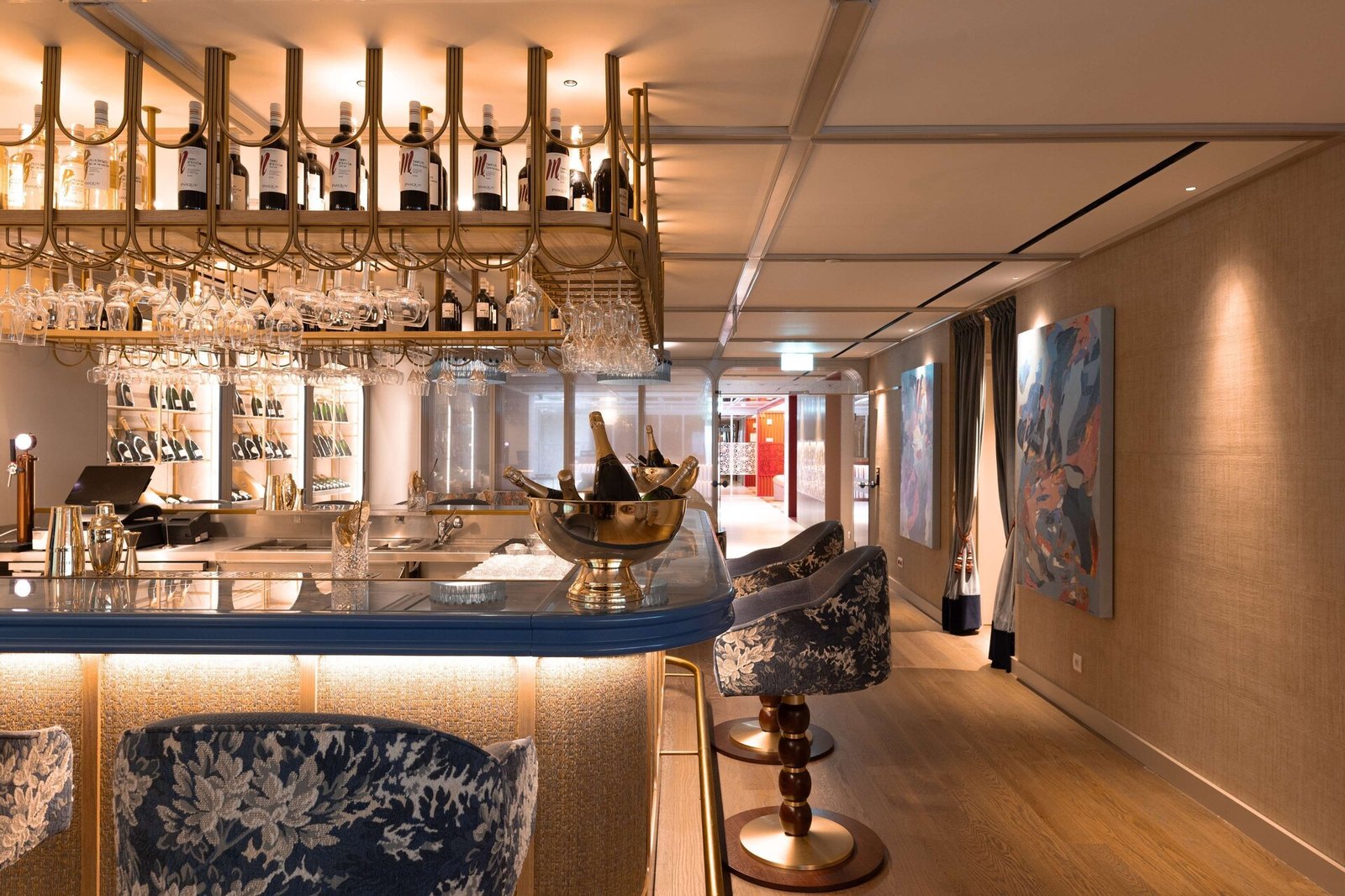 Legacy Hotel Cascais, Curio Collection by Hilton, the hotel bar