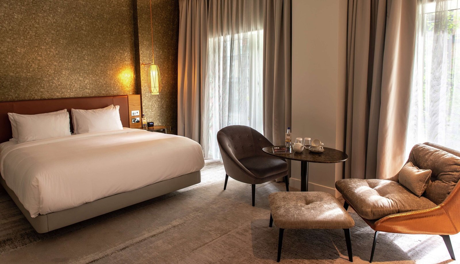 Lincoln Plaza London, Curio Collection by Hilton, rooms