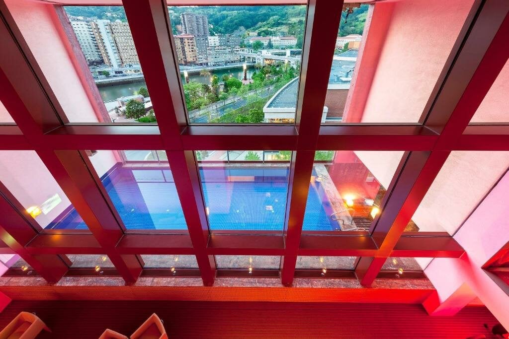 Meliá Bilbao, the pool