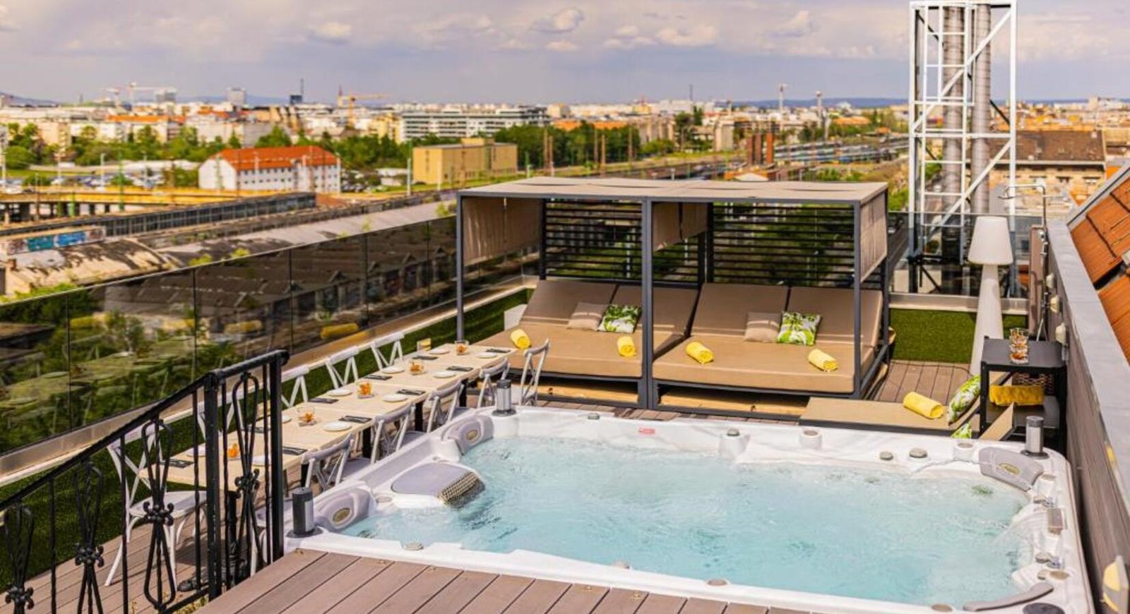Mystery Hotel Budapest, the spa