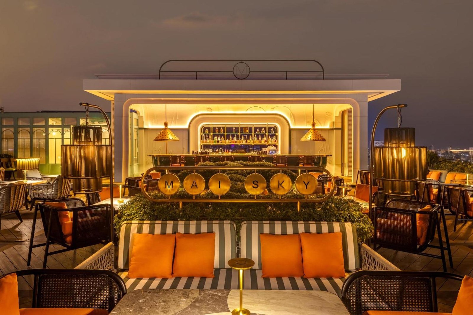 Mai House Saigon Hotel, mai sky rooftop bar