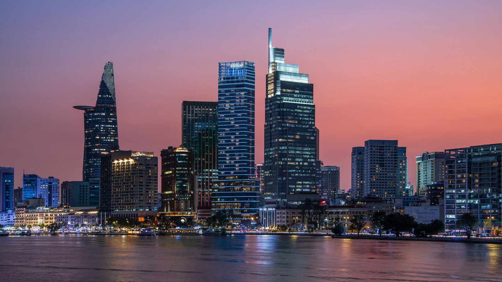 Hilton Saigon — vibe