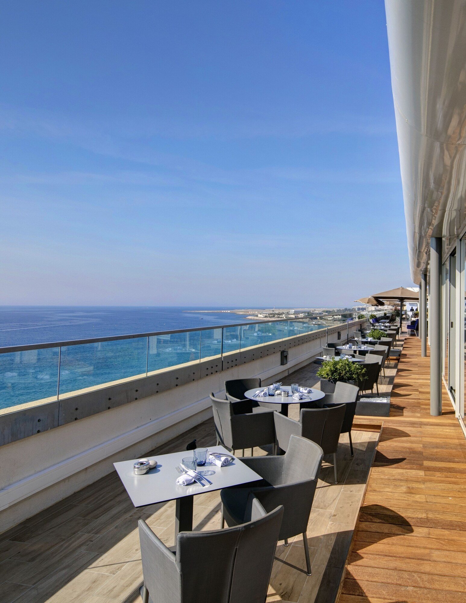Radisson Blu Hotel, Nice, calade rooftop restaurant