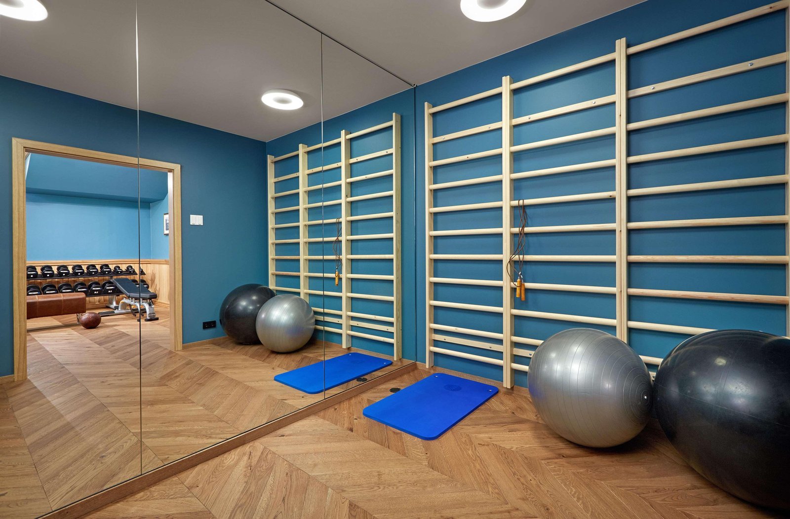 Reykjavik Konsulat Hotel, Curio Collection by Hilton, gym and lounge