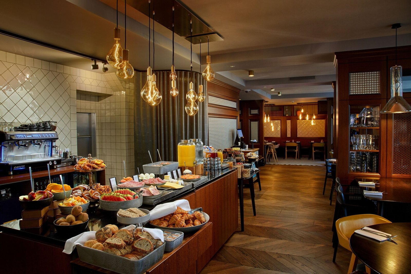 Reykjavik Konsulat Hotel, Curio Collection by Hilton, konsúlat wine room