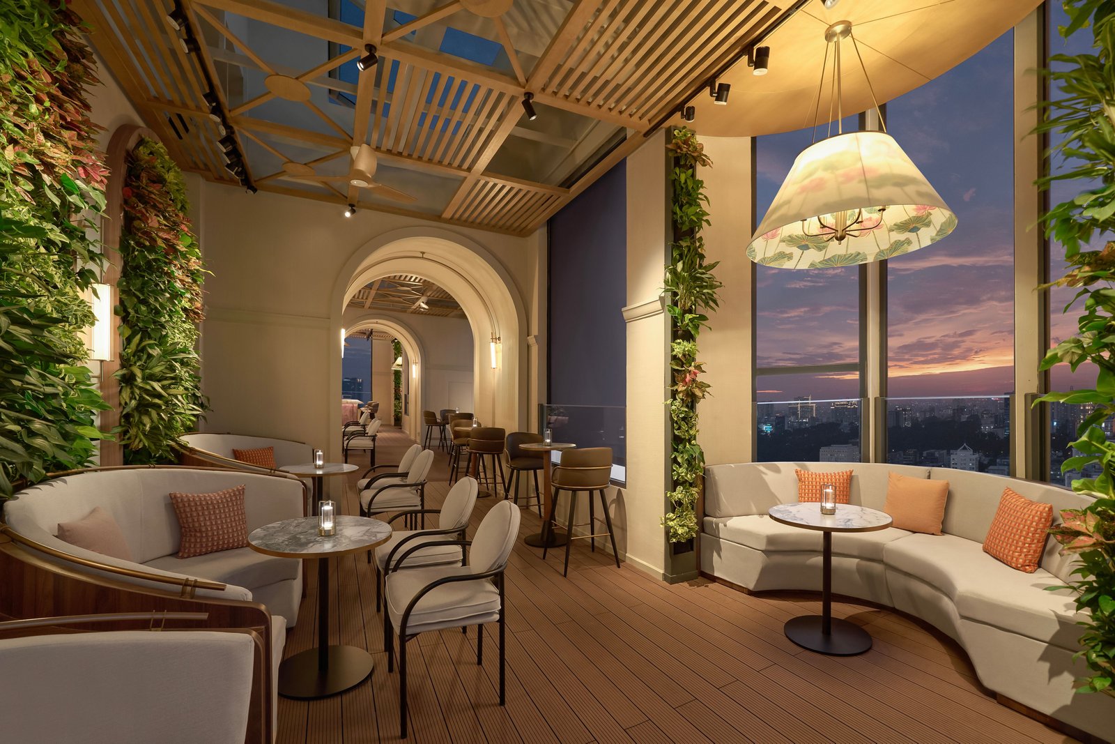 Sheraton Saigon Grand Opera Hotel — vibe