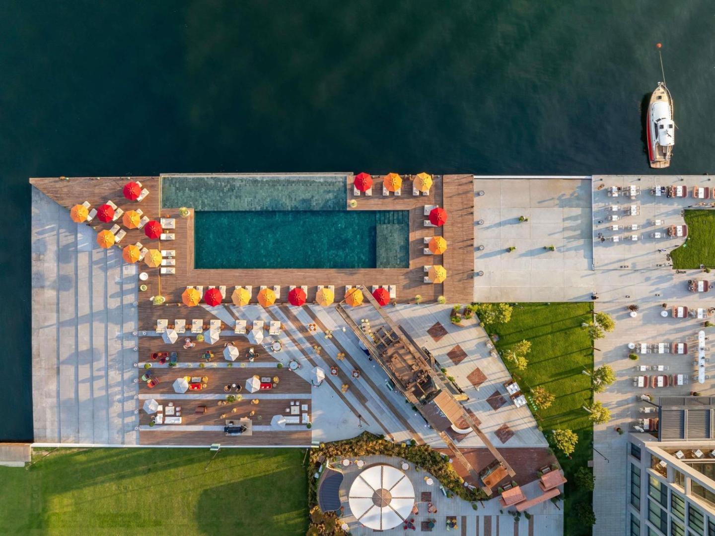 Rixos Tersane Istanbul, the pool