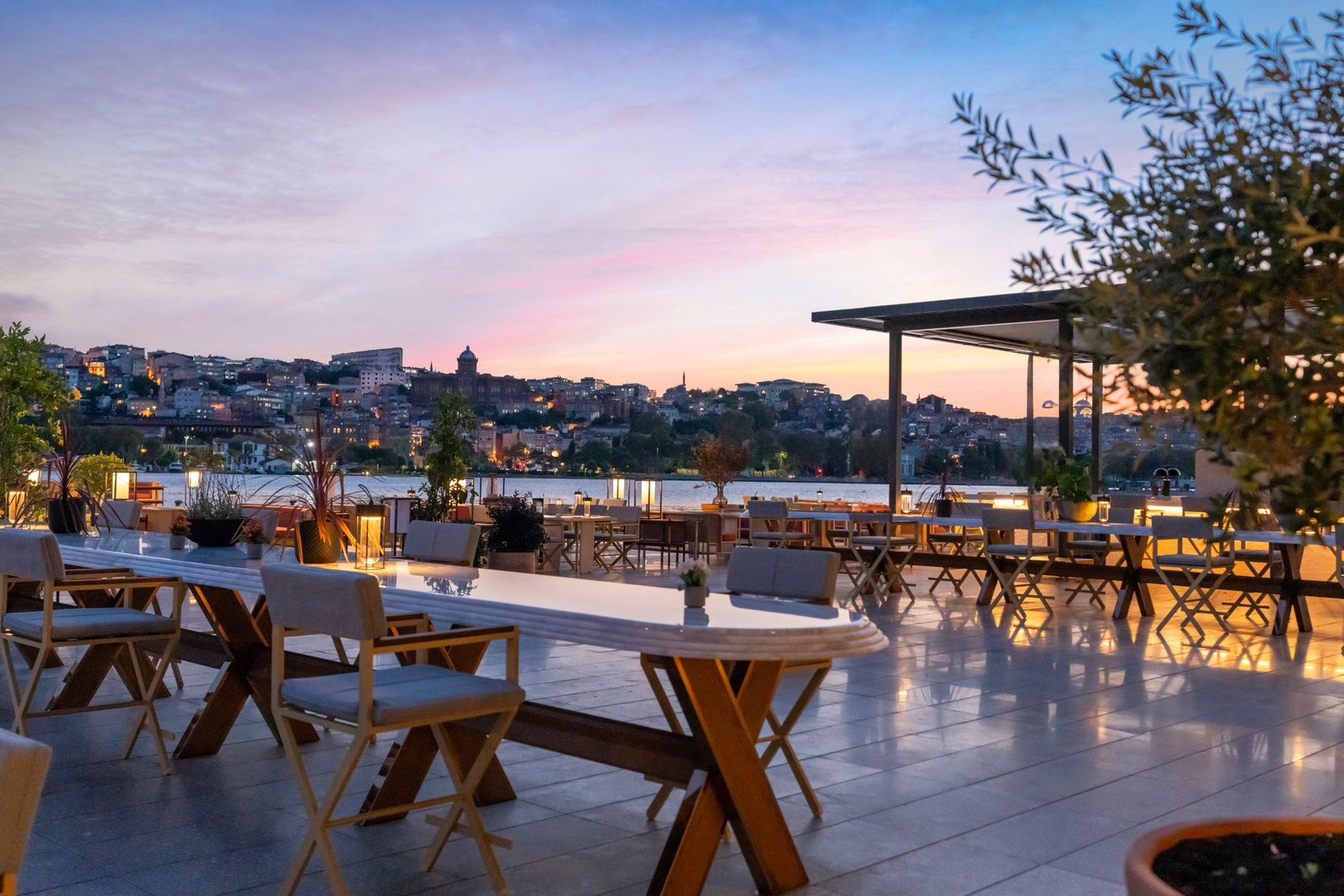 Rixos Tersane Istanbul, at the table