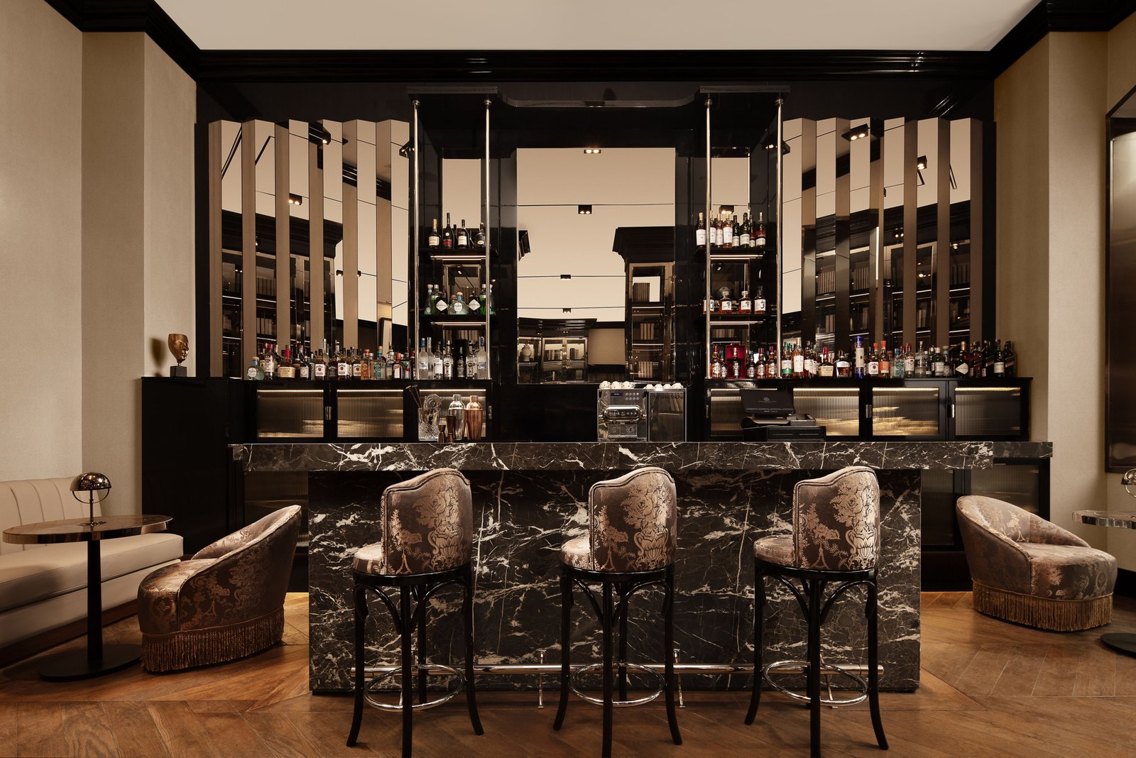 Sanasaryan Han, a Luxury Collection Hotel, Istanbul, at the table