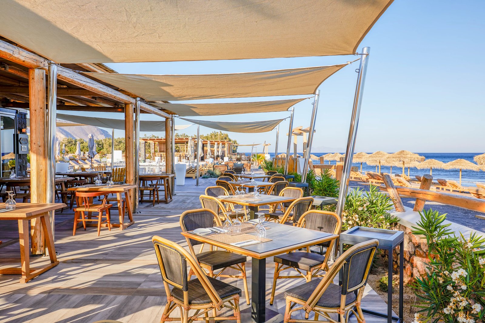 Sea Breeze Santorini Beach Resort, Curio Collection by Hilton, aura restaurant