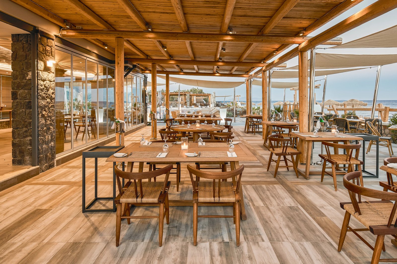 Sea Breeze Santorini Beach Resort, Curio Collection by Hilton, aura restaurant