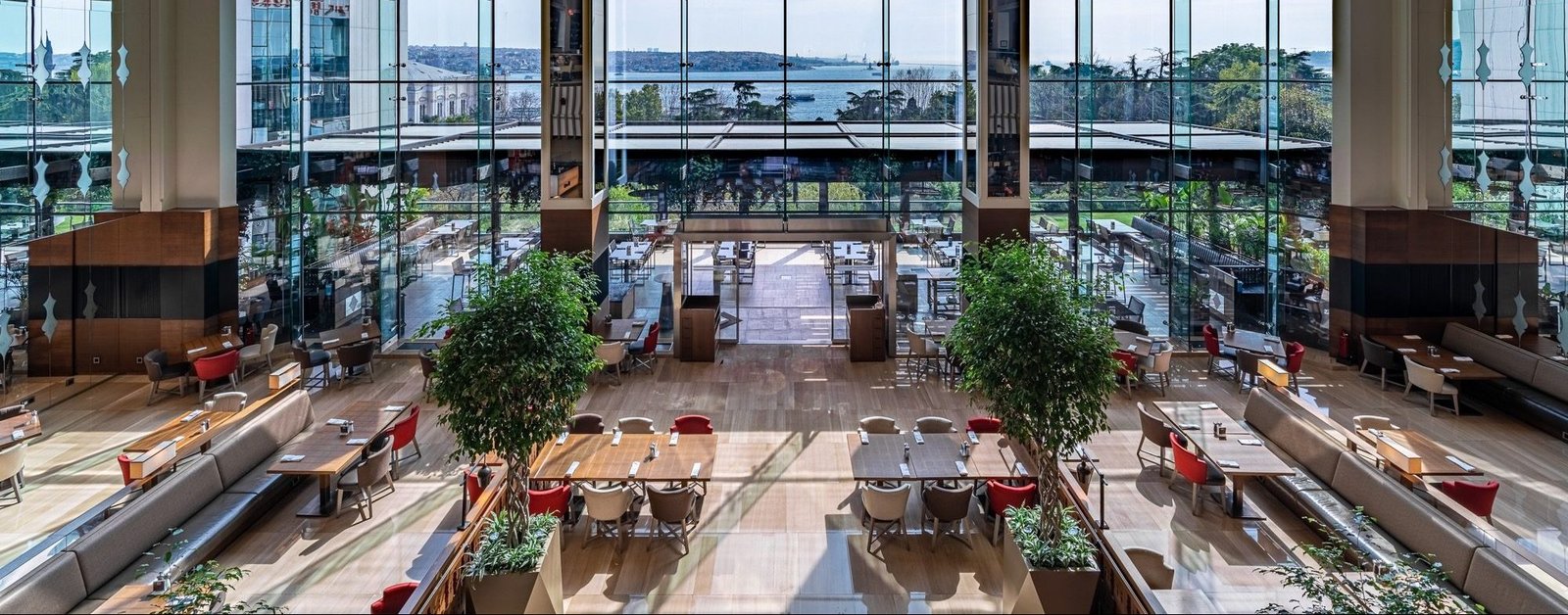 Swissôtel The Bosphorus - Istanbul, at the table