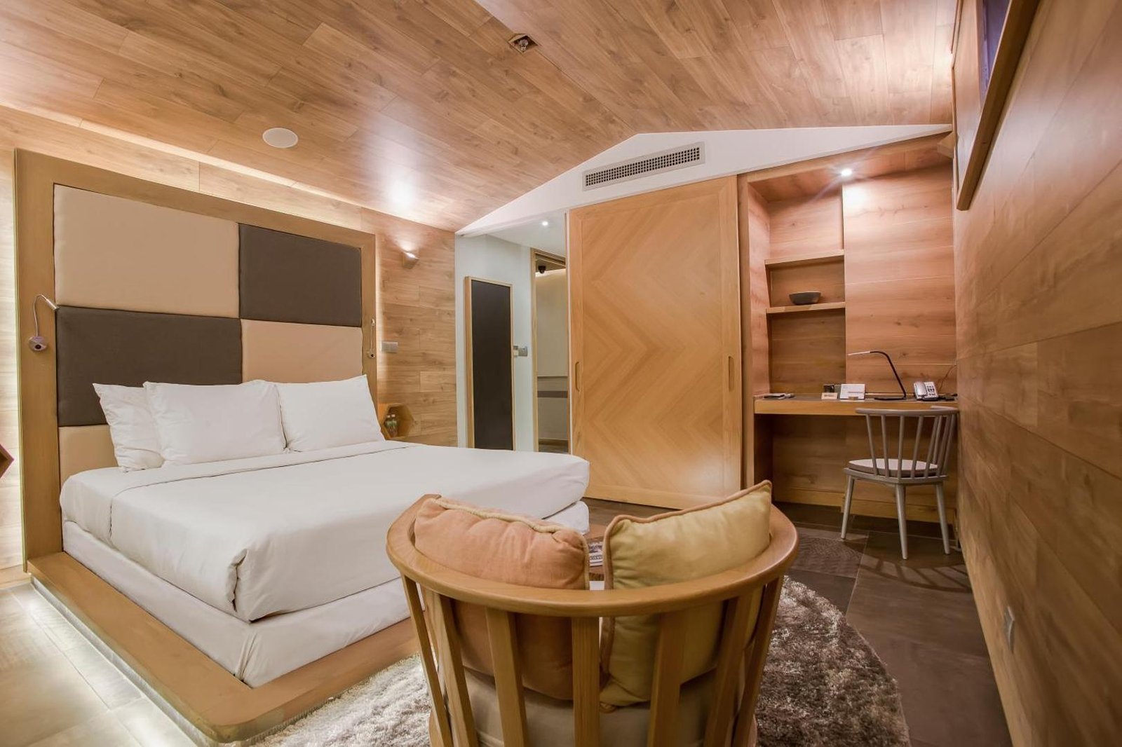 Fusion Suites Saigon — rooms
