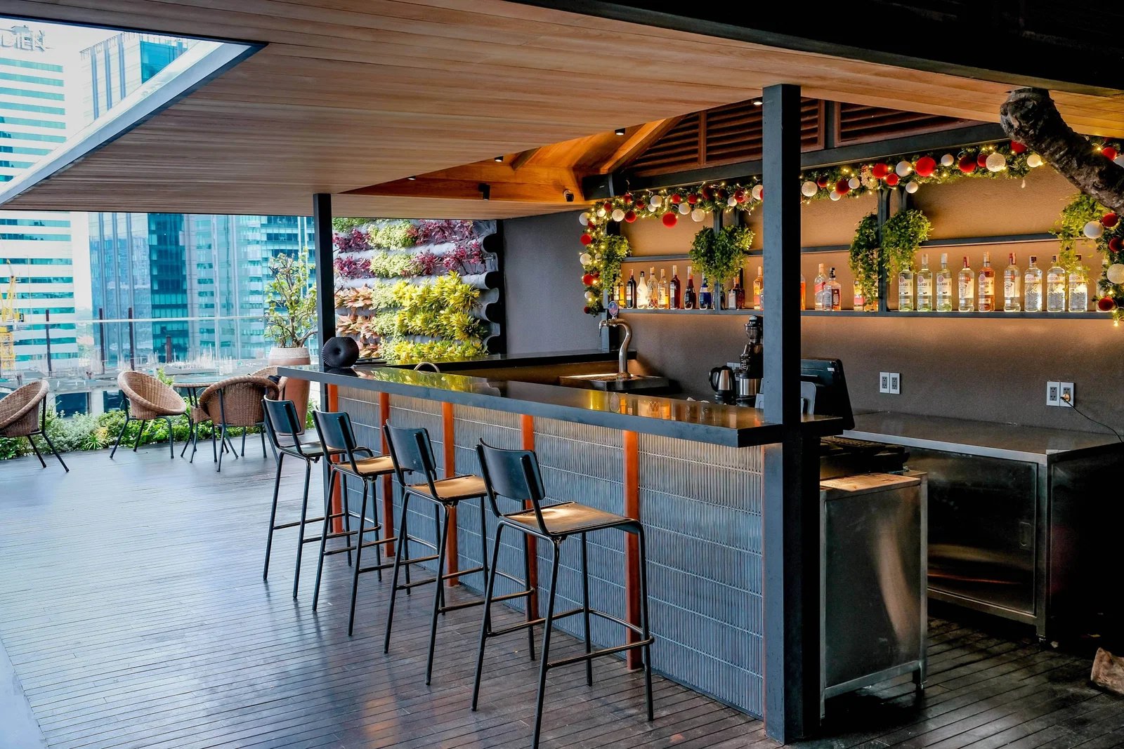 Silverland Sakyo Hotel — eat & drink