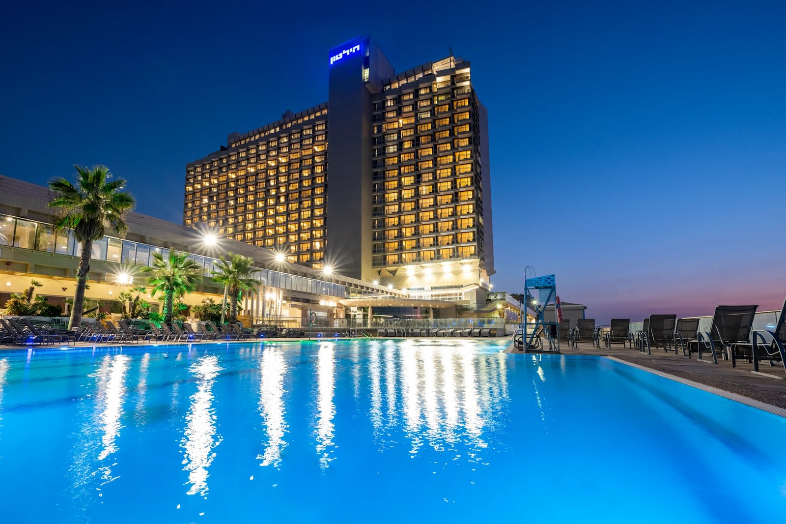 Hilton Tel Aviv, the pool