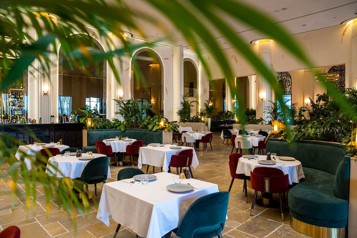 Maysan Doha, LXR Hotels & Resorts, at the table