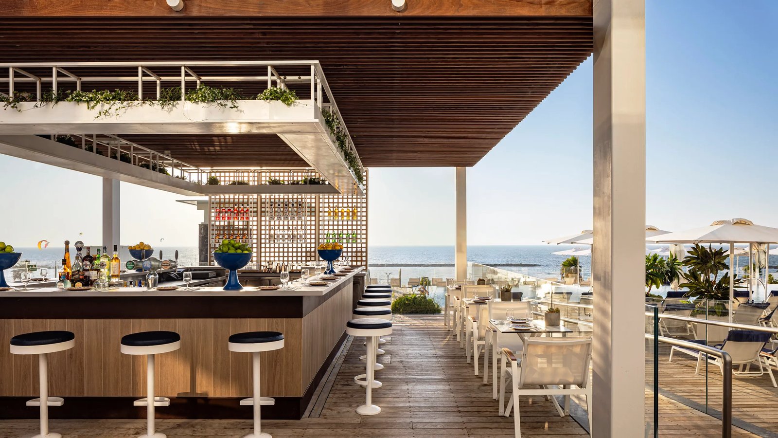 The David Kempinski Tel Aviv, at the table