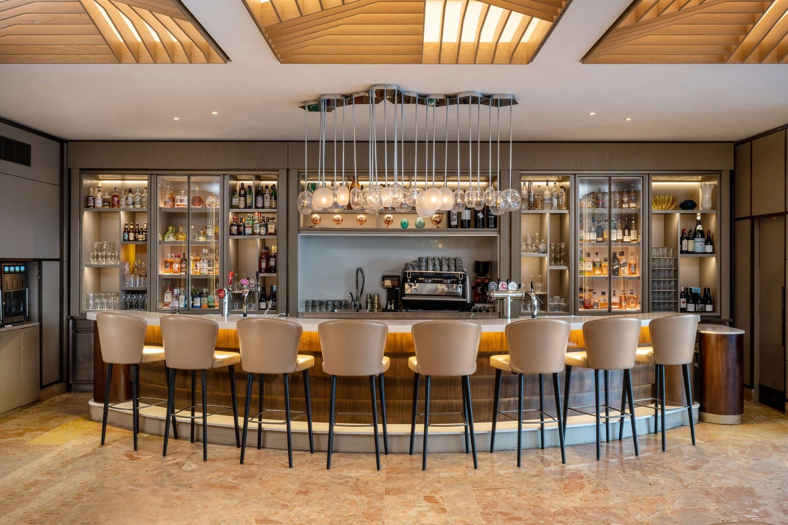 The Vista at Hilton Tel Aviv, lobby restaurant & bar