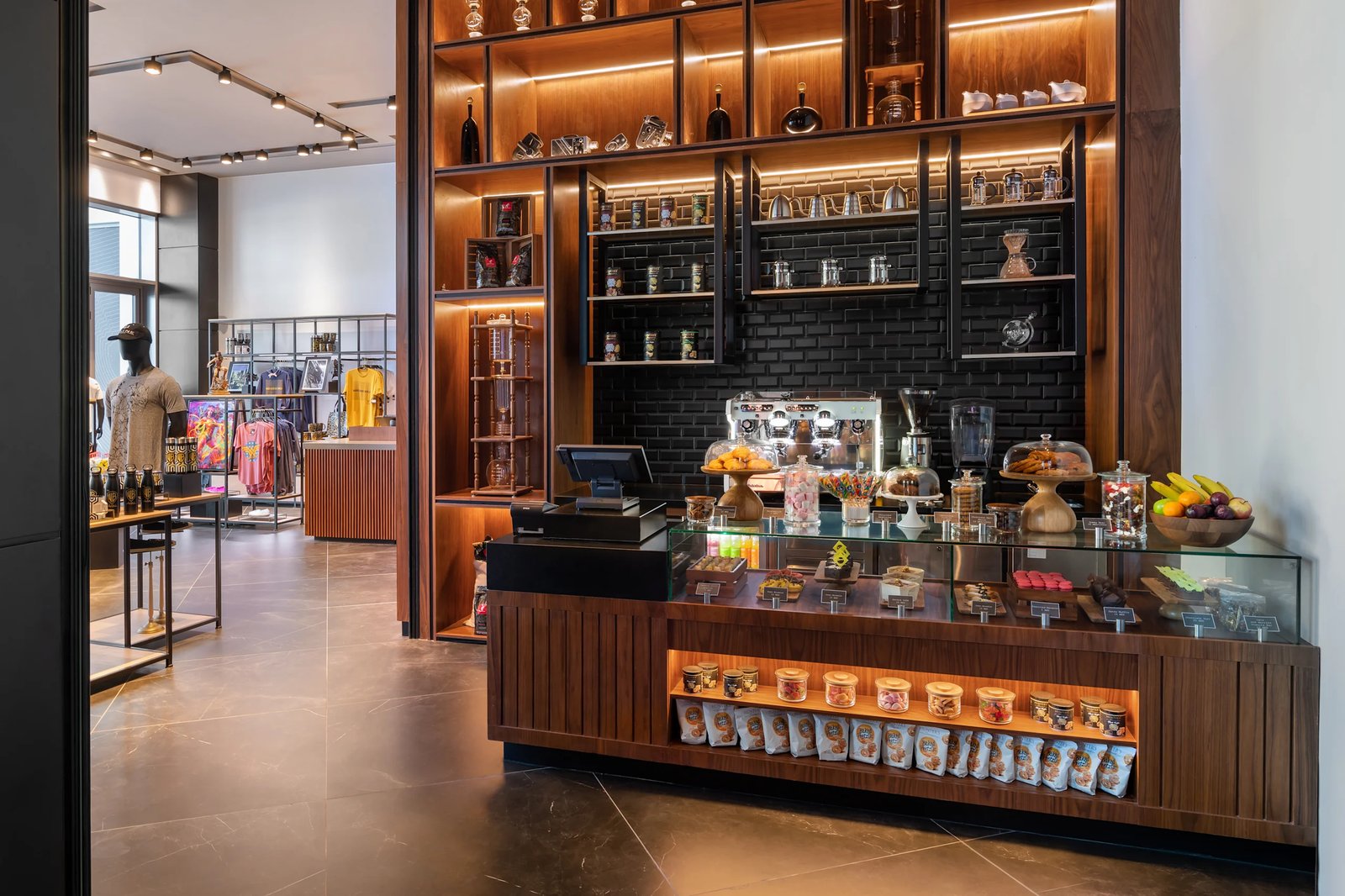 The WB Abu Dhabi, Curio Collection by Hilton, at the table