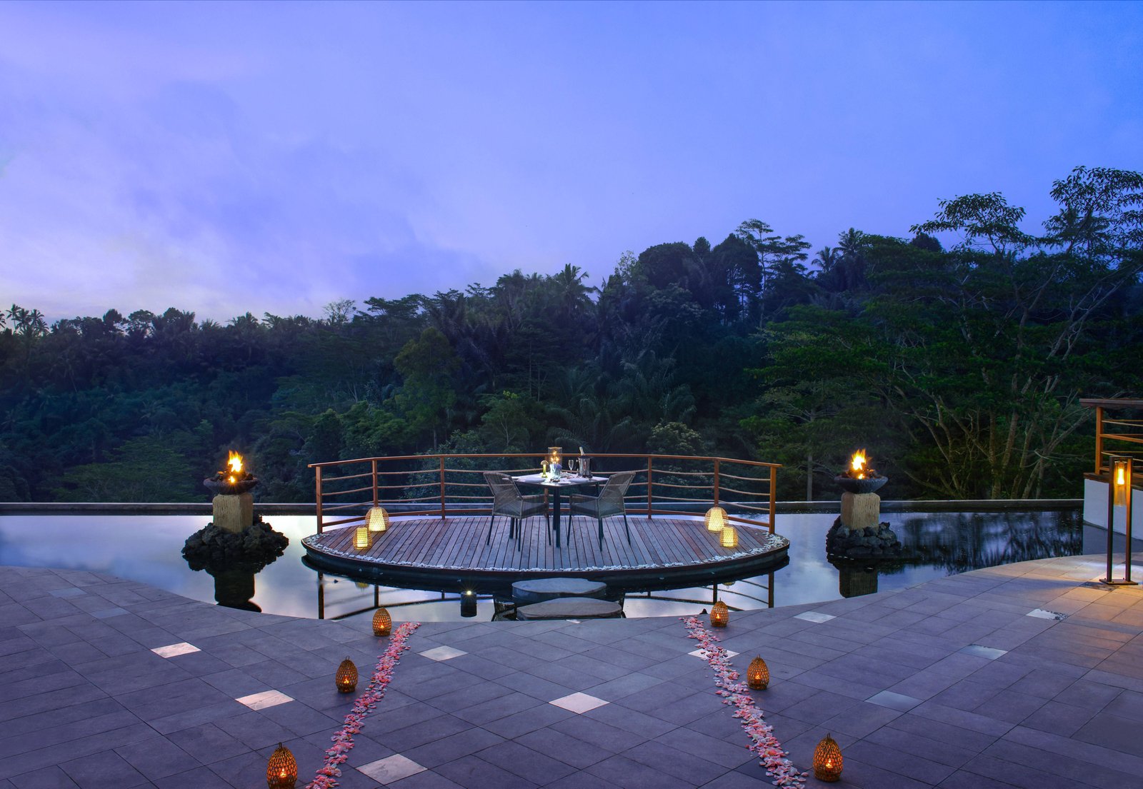 Cicada Resort Bali Ubud, Autograph Collection, at the table