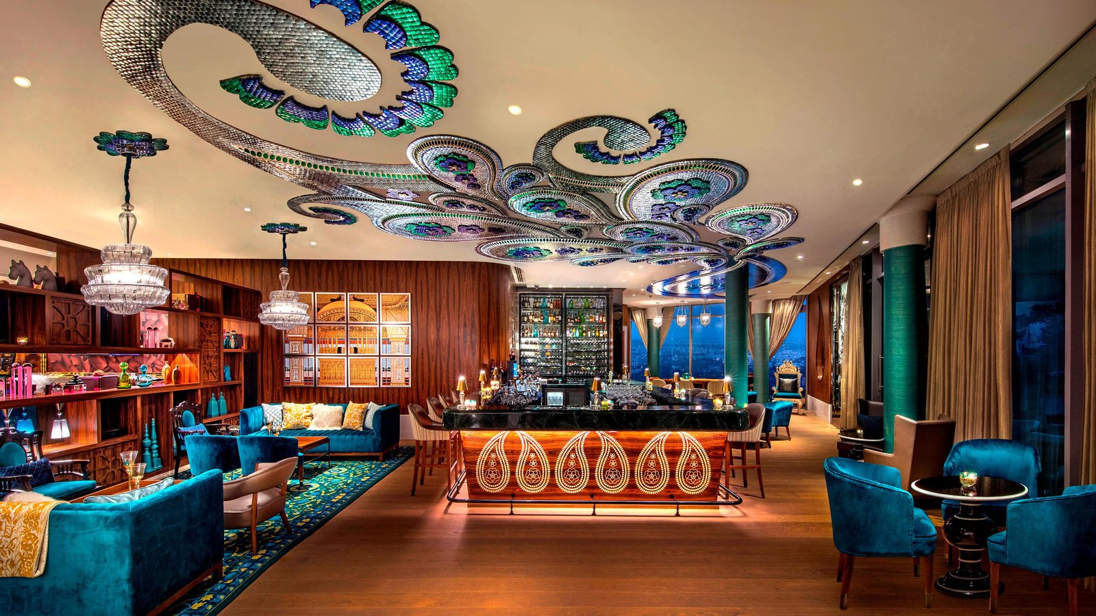 ITC Kohenur, a Luxury Collection Hotel, Hyderabad, at the table