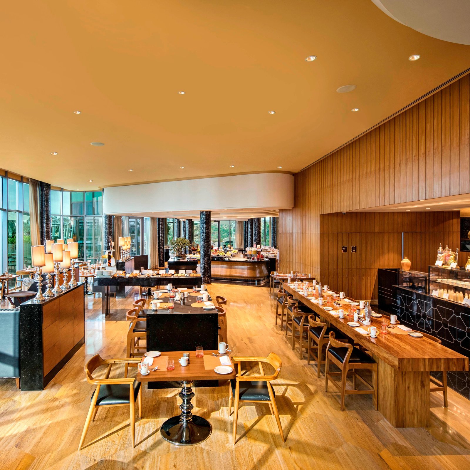 ITC Kohenur, a Luxury Collection Hotel, Hyderabad, at the table