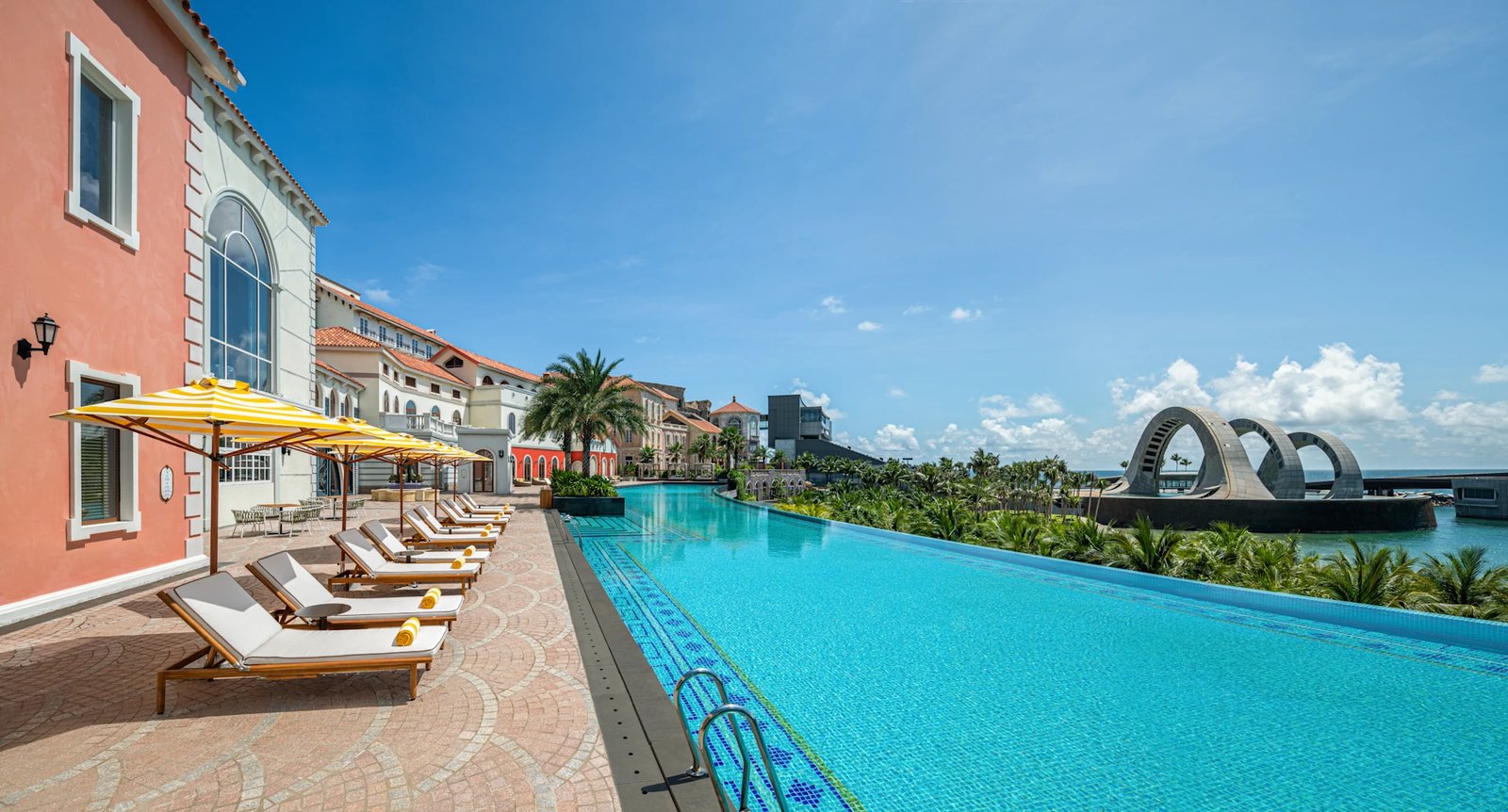 La Festa Phu Quoc, Curio Collection by Hilton, the pool