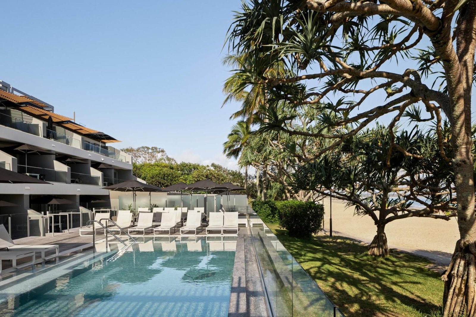 Netanya Noosa Beachfront Resort