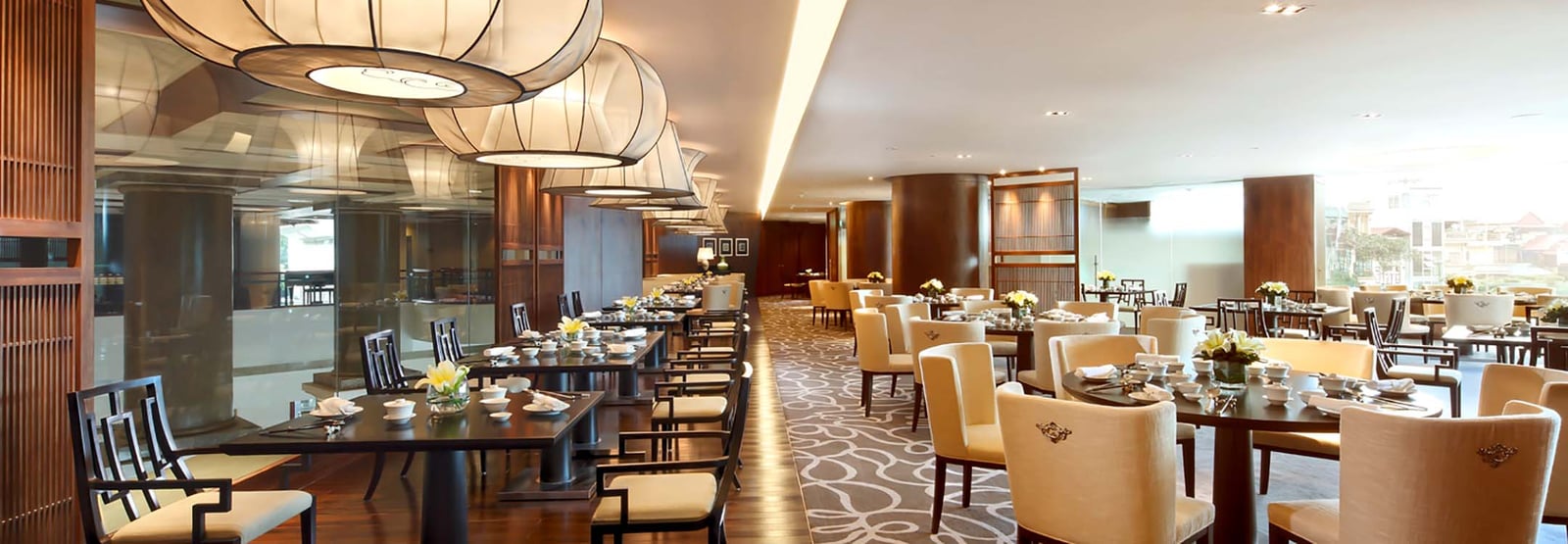 Pan Pacific Hanoi, at the table