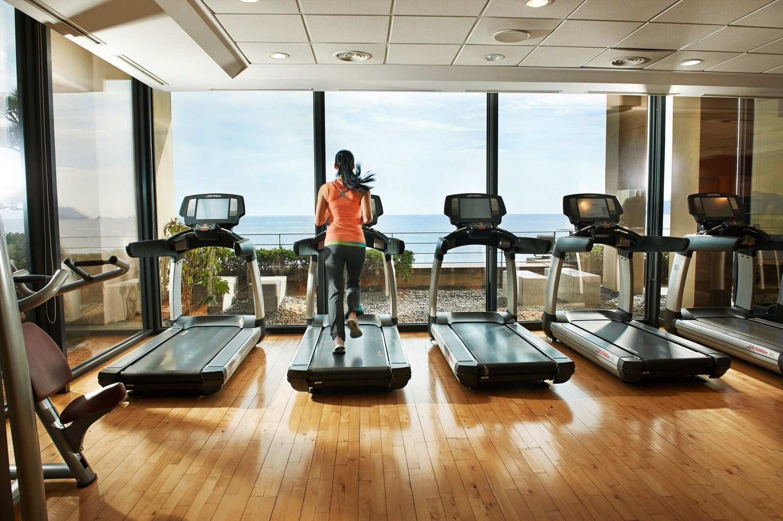 Paradise Hotel Busan, the gym