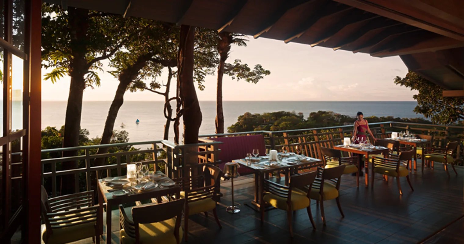 Shangri-La Boracay, at the table