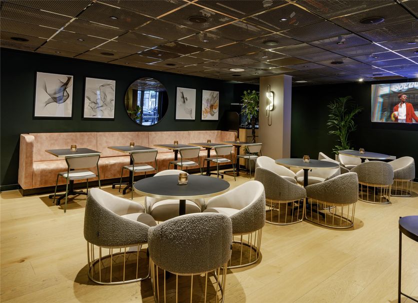 YOTEL London City, revolve