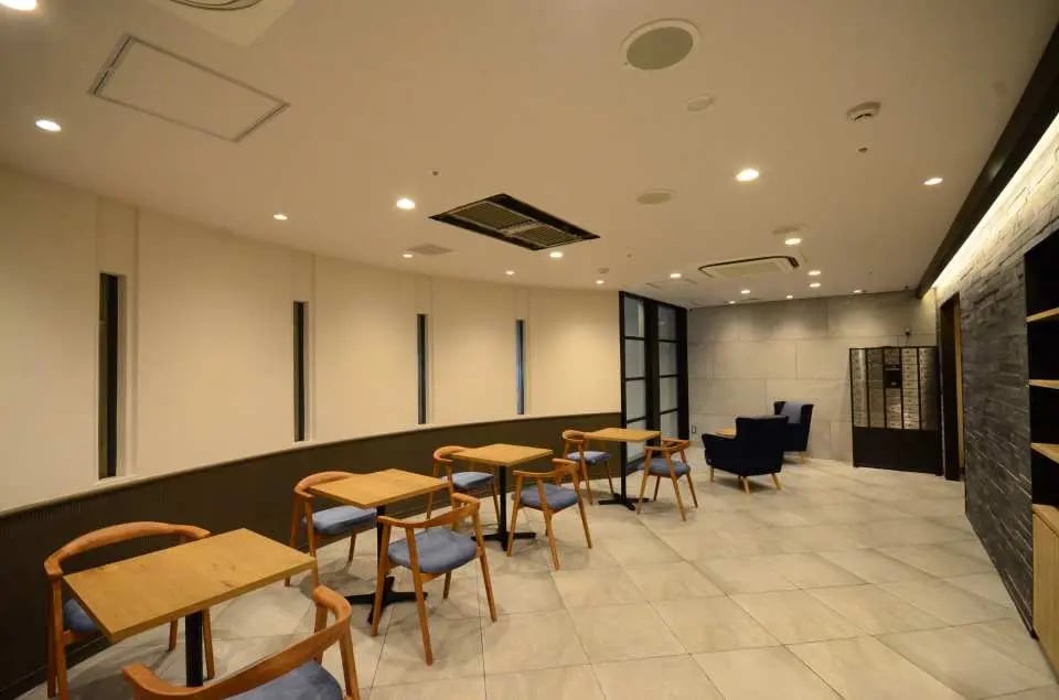 First Cabin Midosuji Namba, at the table
