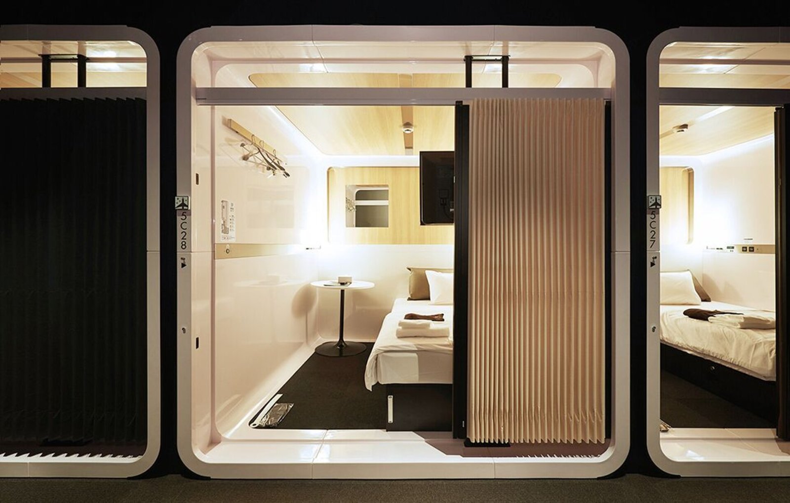 First Cabin Nishi Umeda, rooms