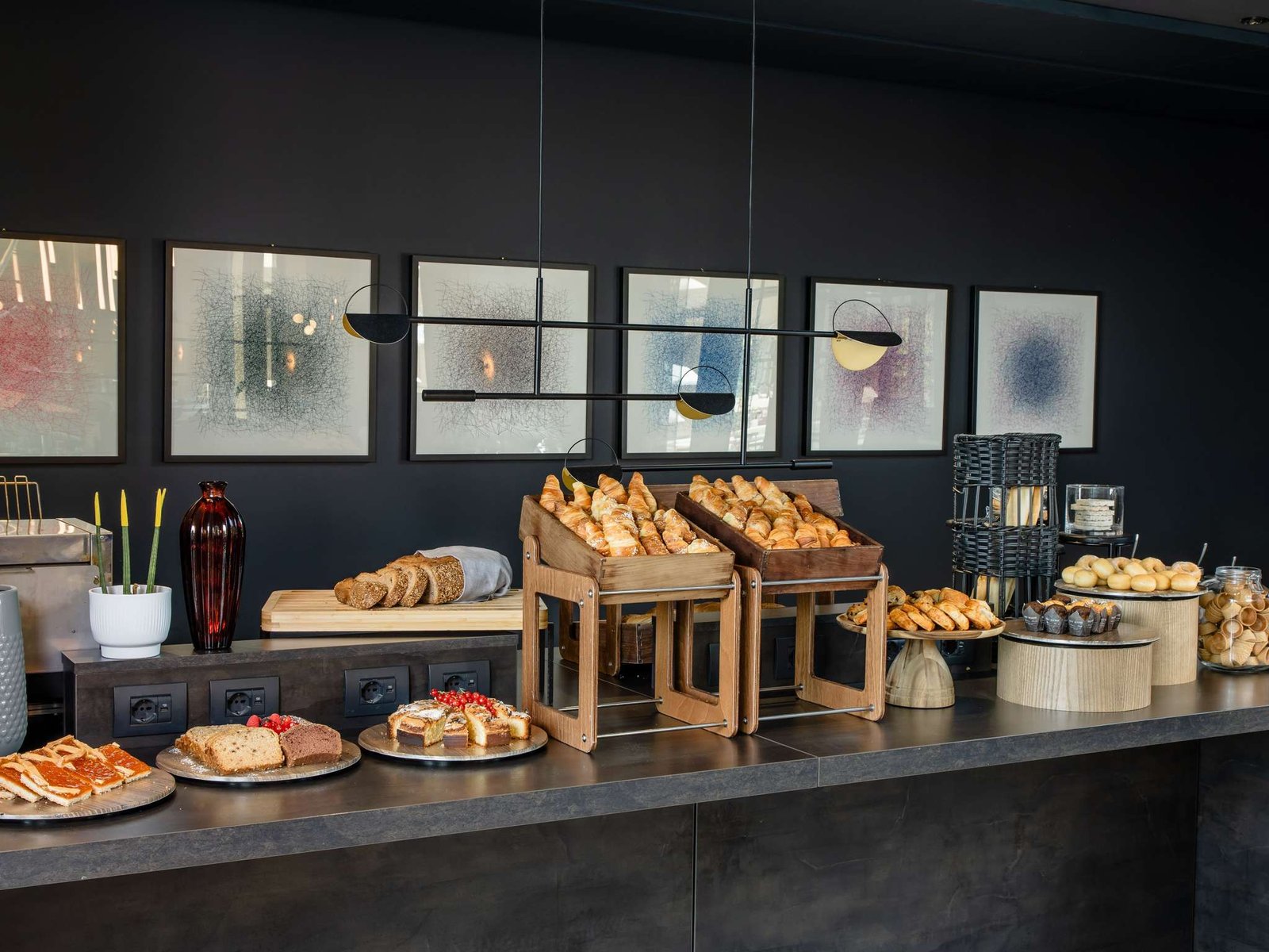 TRIBE Milan Malpensa, at the table