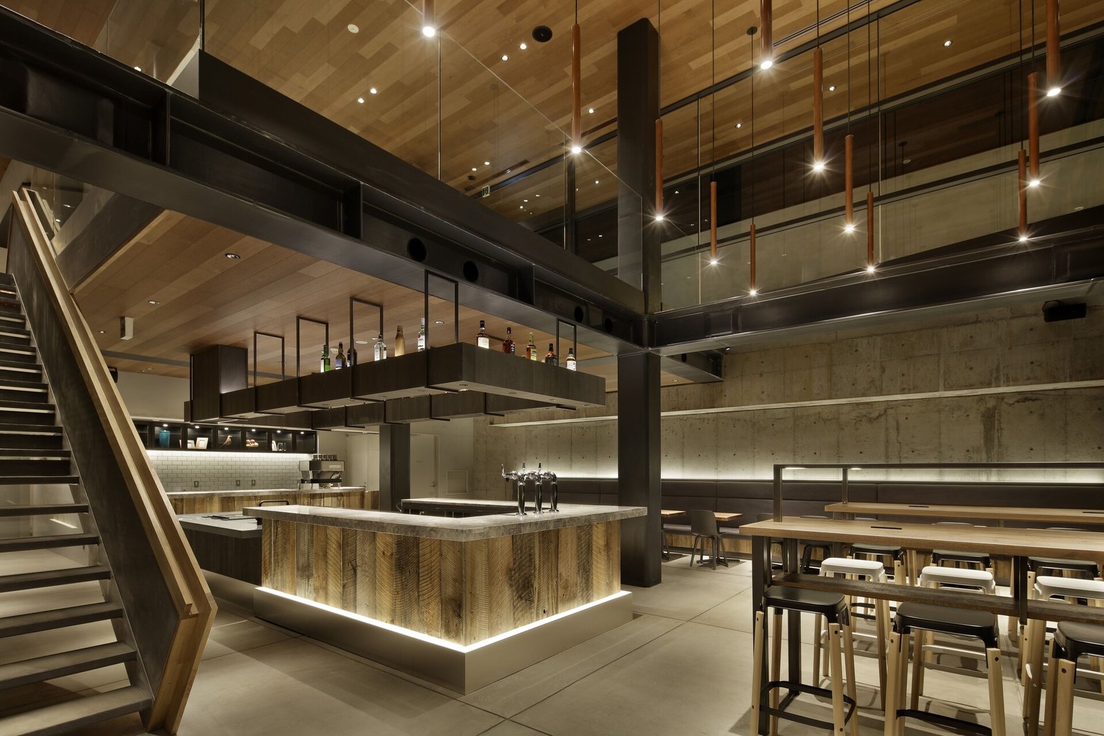 Piece Hostel Sanjo — eat & drink