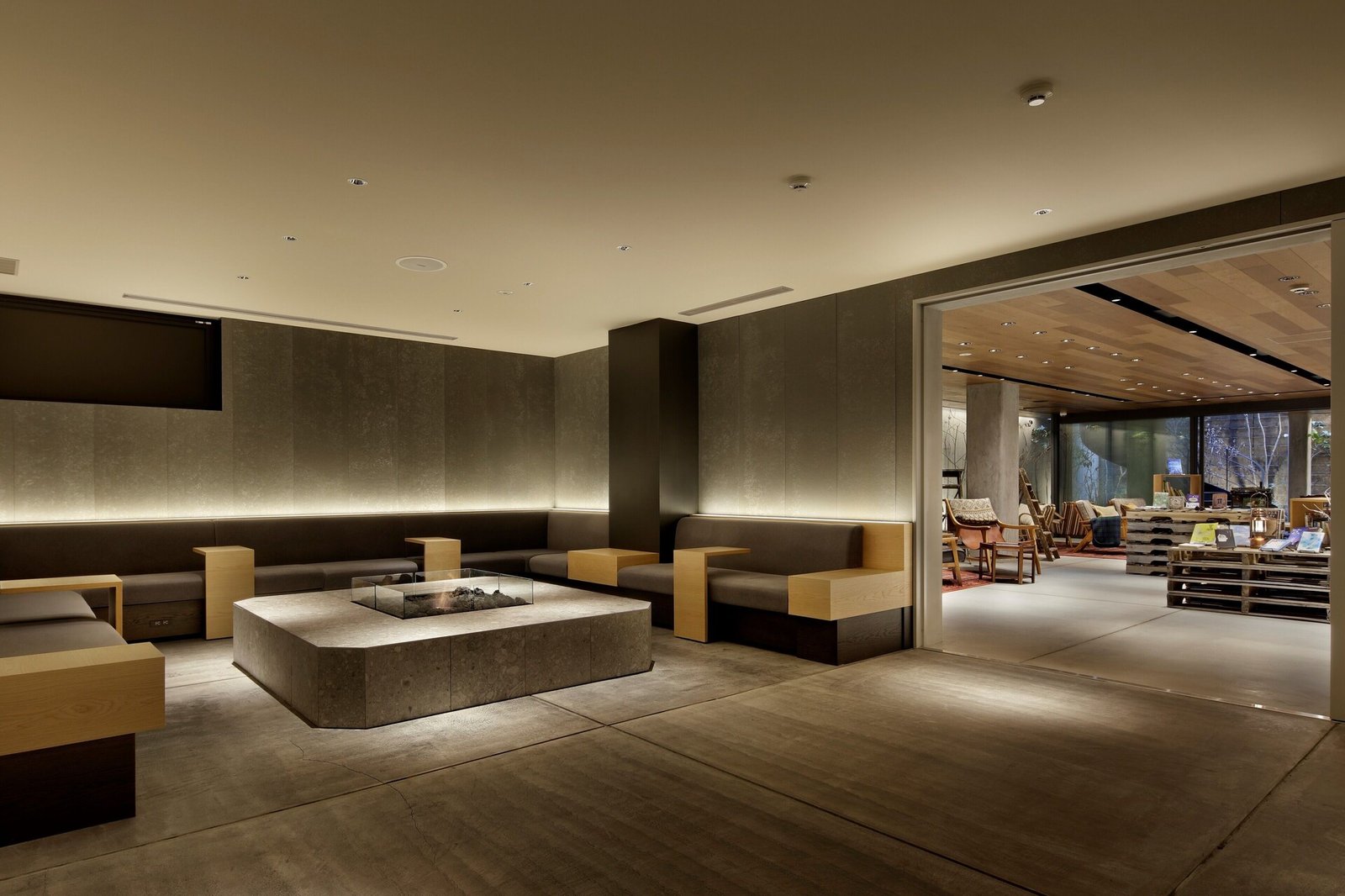 Piece Hostel Sanjo — eat & drink