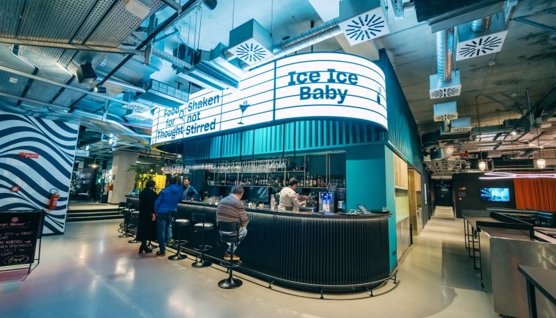 The Social Hub Bologna, at the table