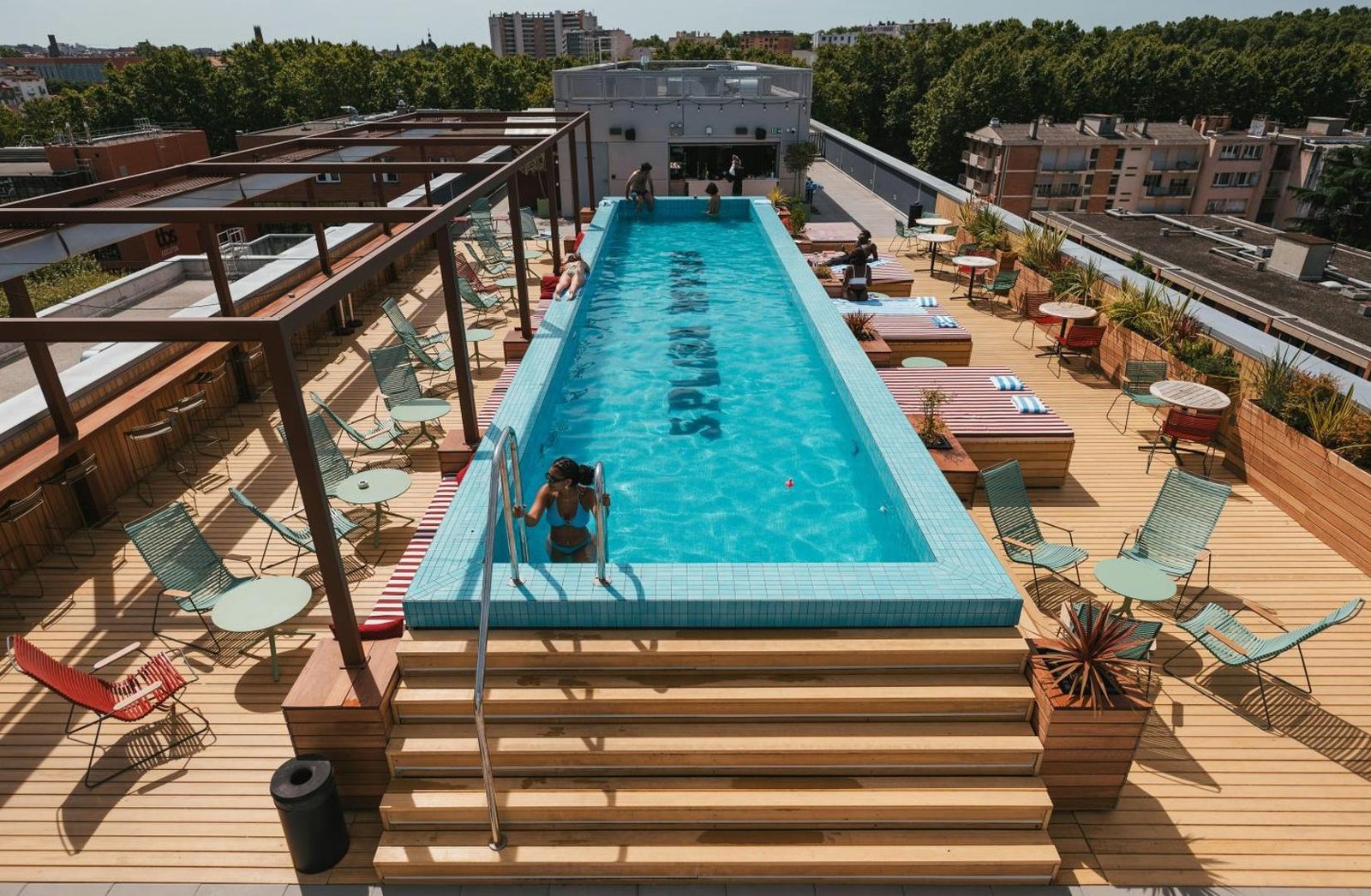 The Social Hub Toulouse, the pool