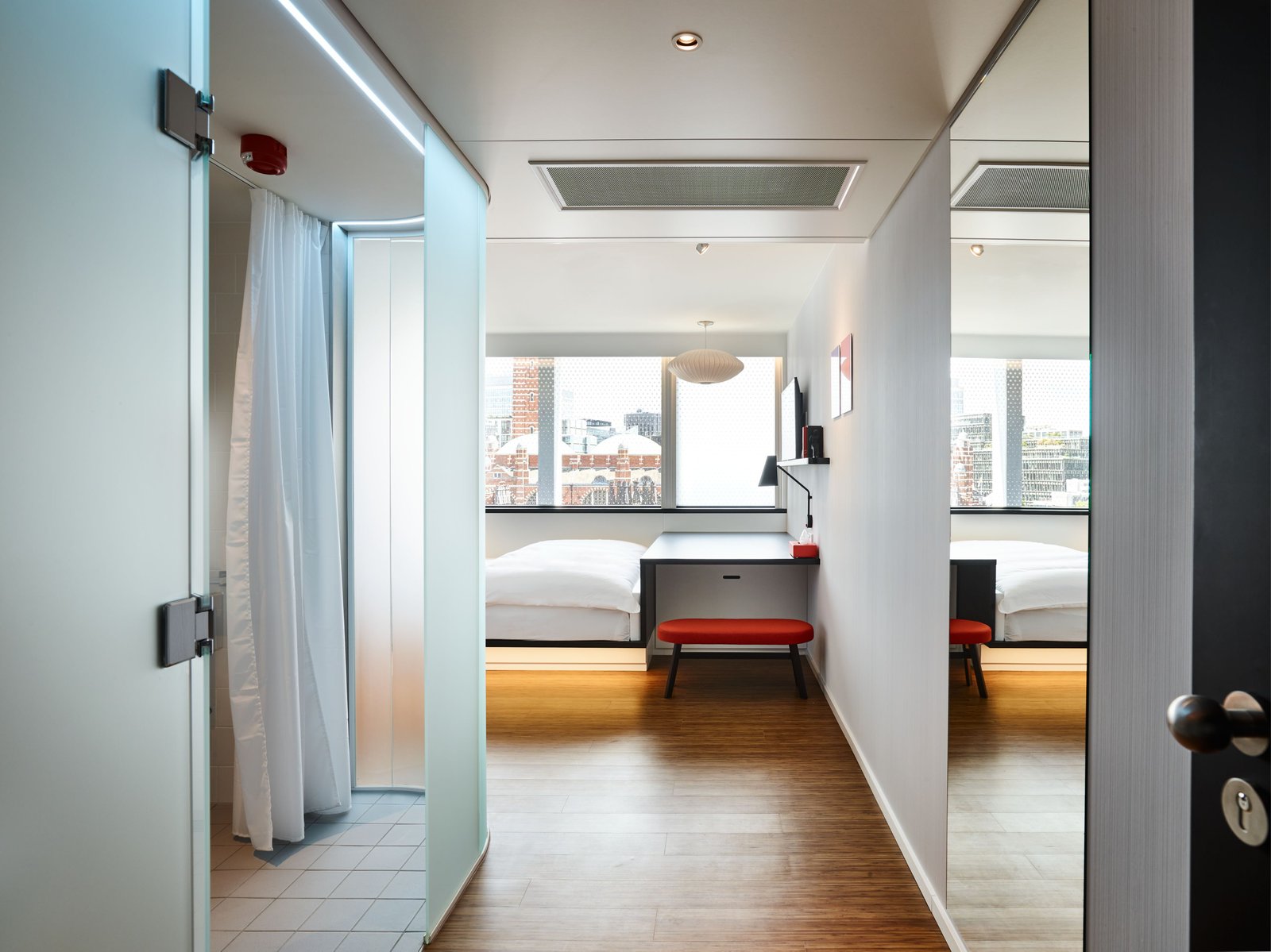 citizenM London Victoria Station