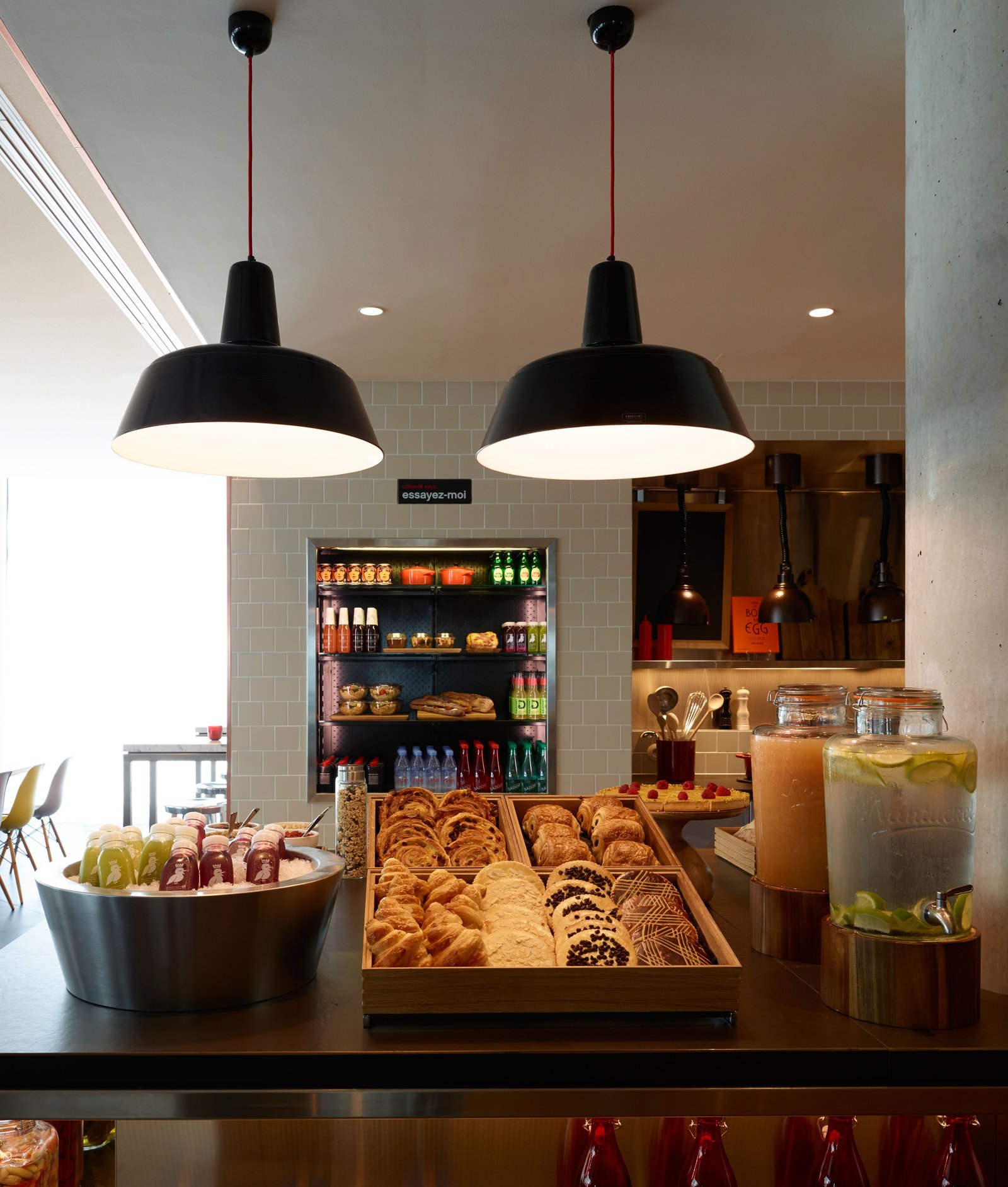 citizenM Paris La Defense, canteenm bar & restaurant