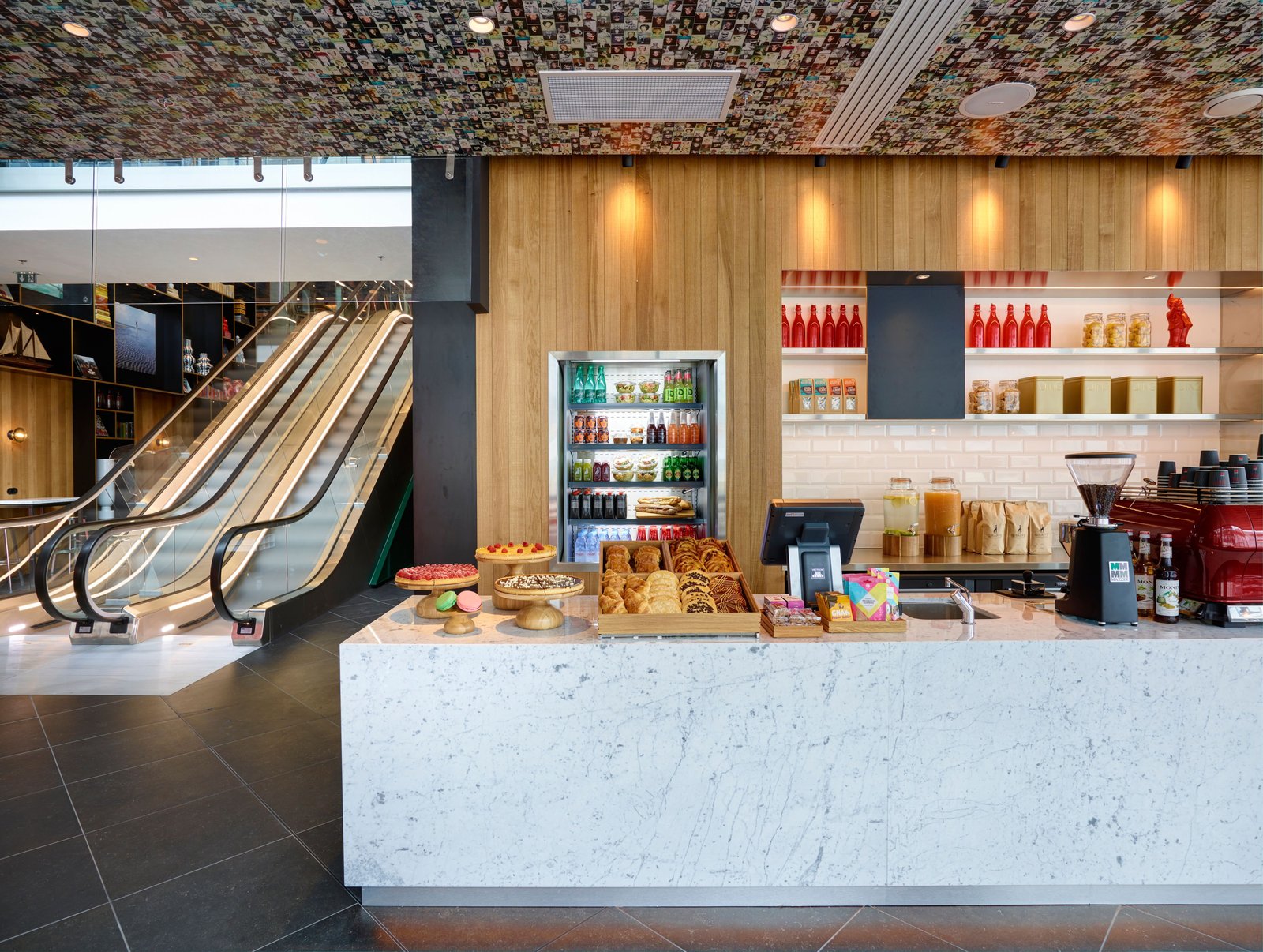citizenM Paris La Defense, canteenm bar & restaurant