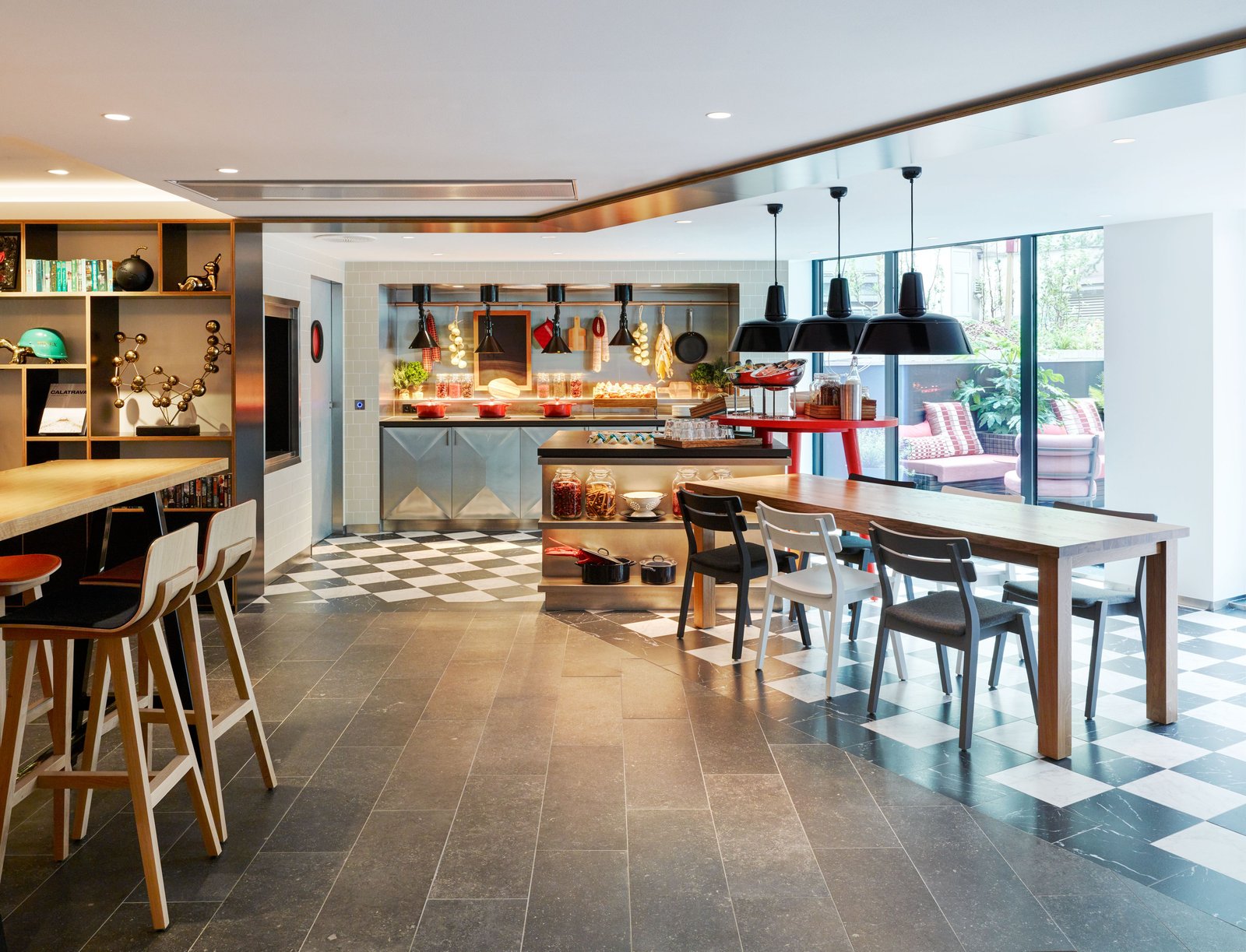 citizenM Paris Champs-Elysees, canteenm