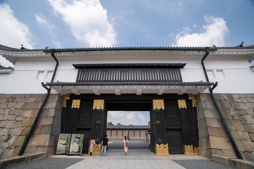 Nagi Shijo Hotel — backstory