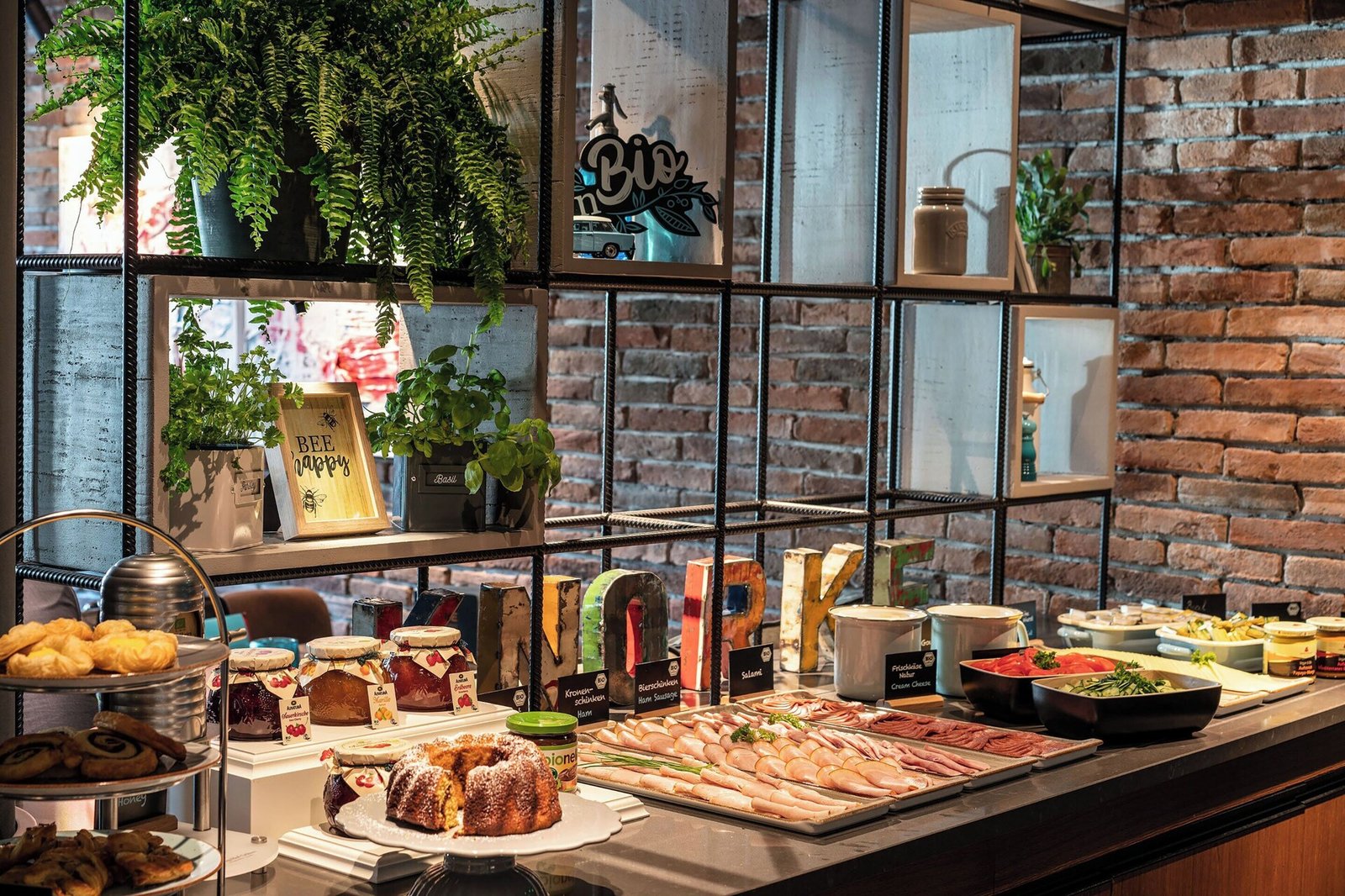 Hotel Motel One Berlin-Mitte, one lounge