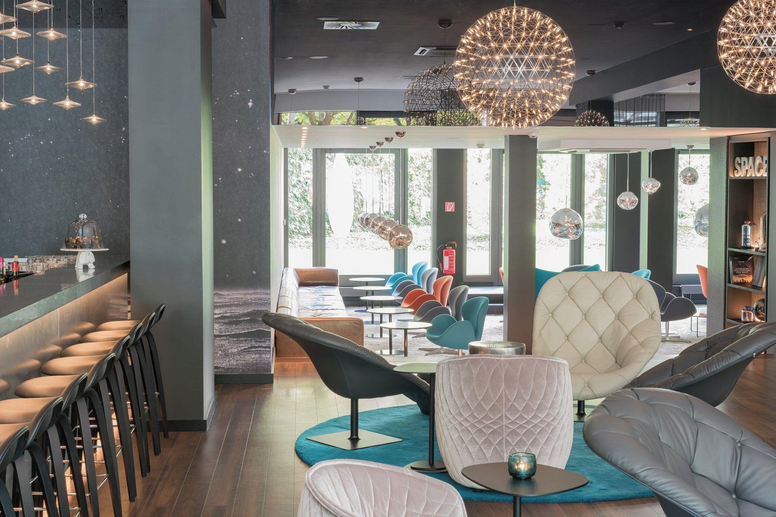 Hotel Motel One Berlin-Tiergarten, one lounge