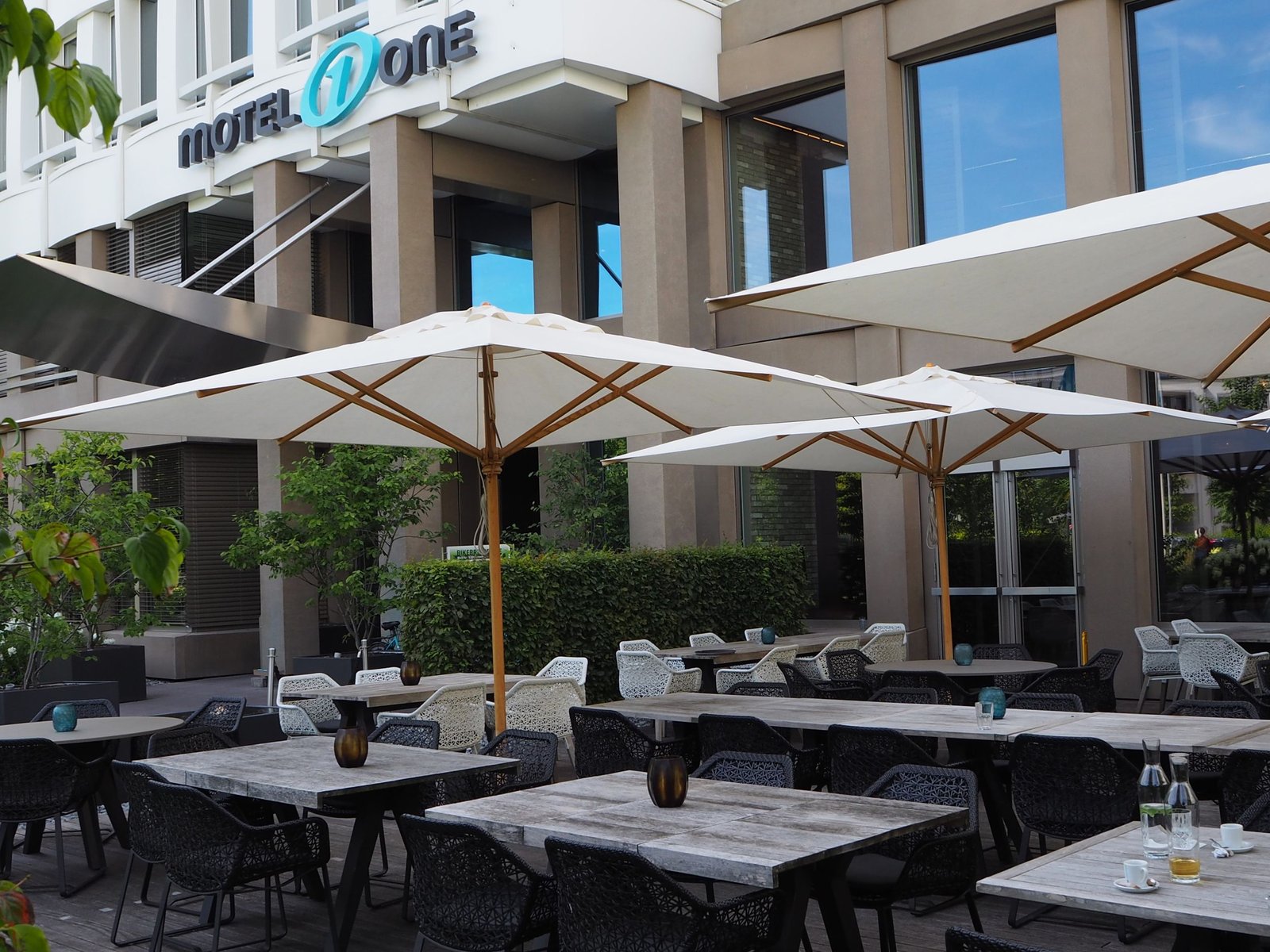 Motel One Munich-Campus, at the table