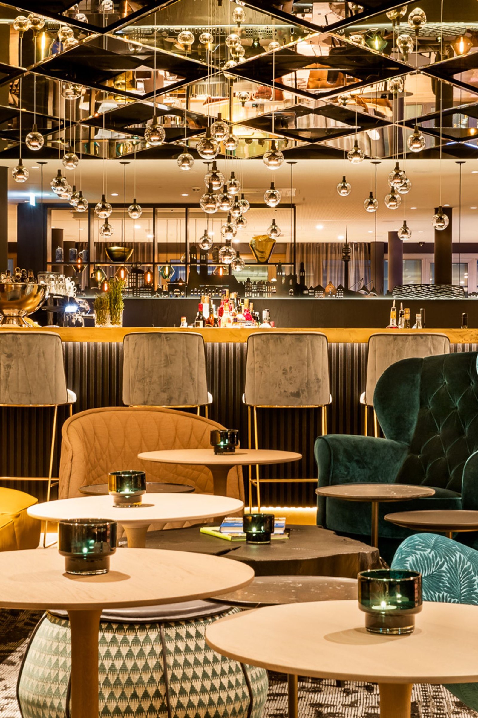 Hotel Motel One München-Messe, the one lounge & hotel bar