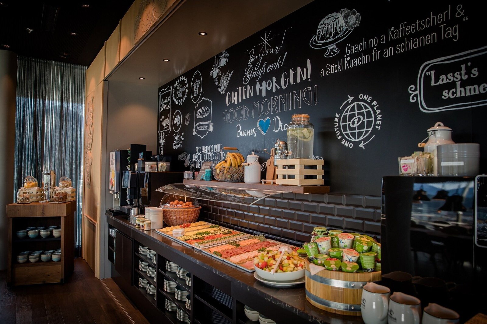 Motel One Innsbruck, at the table