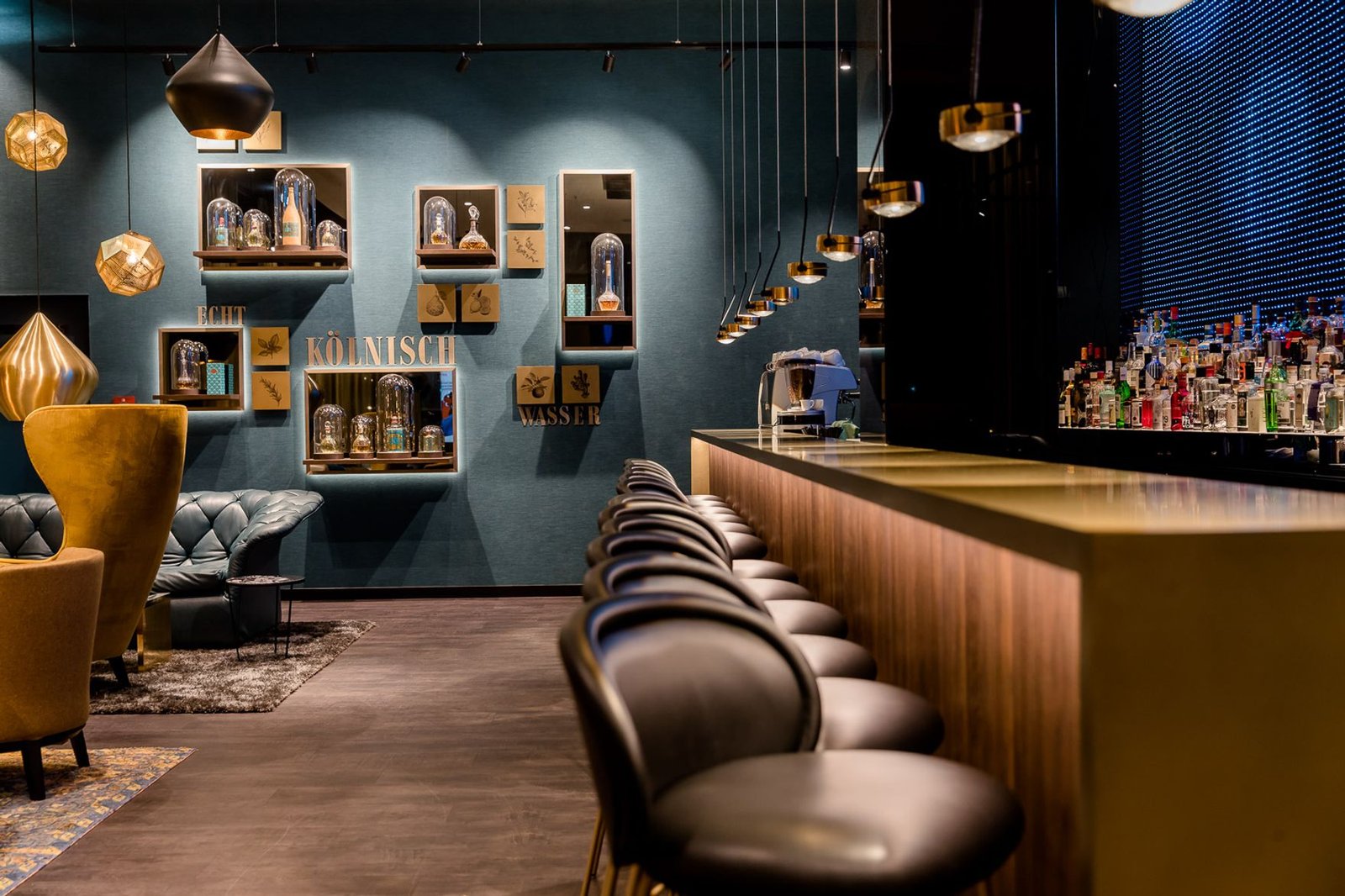 Hotel Motel One Köln-Altstadt, one lounge